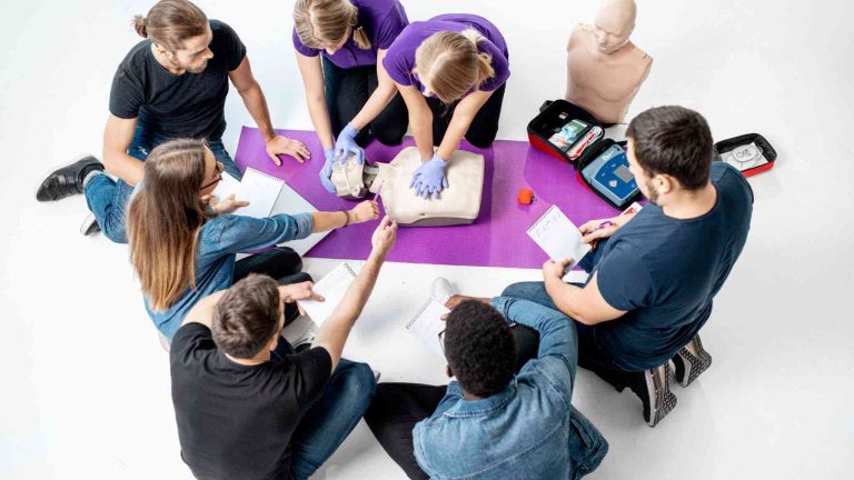 group-first-aid-training